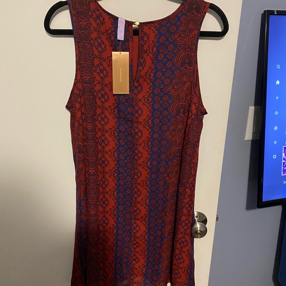 Dress can be worn both casually and dress up - Picture 2 of 3